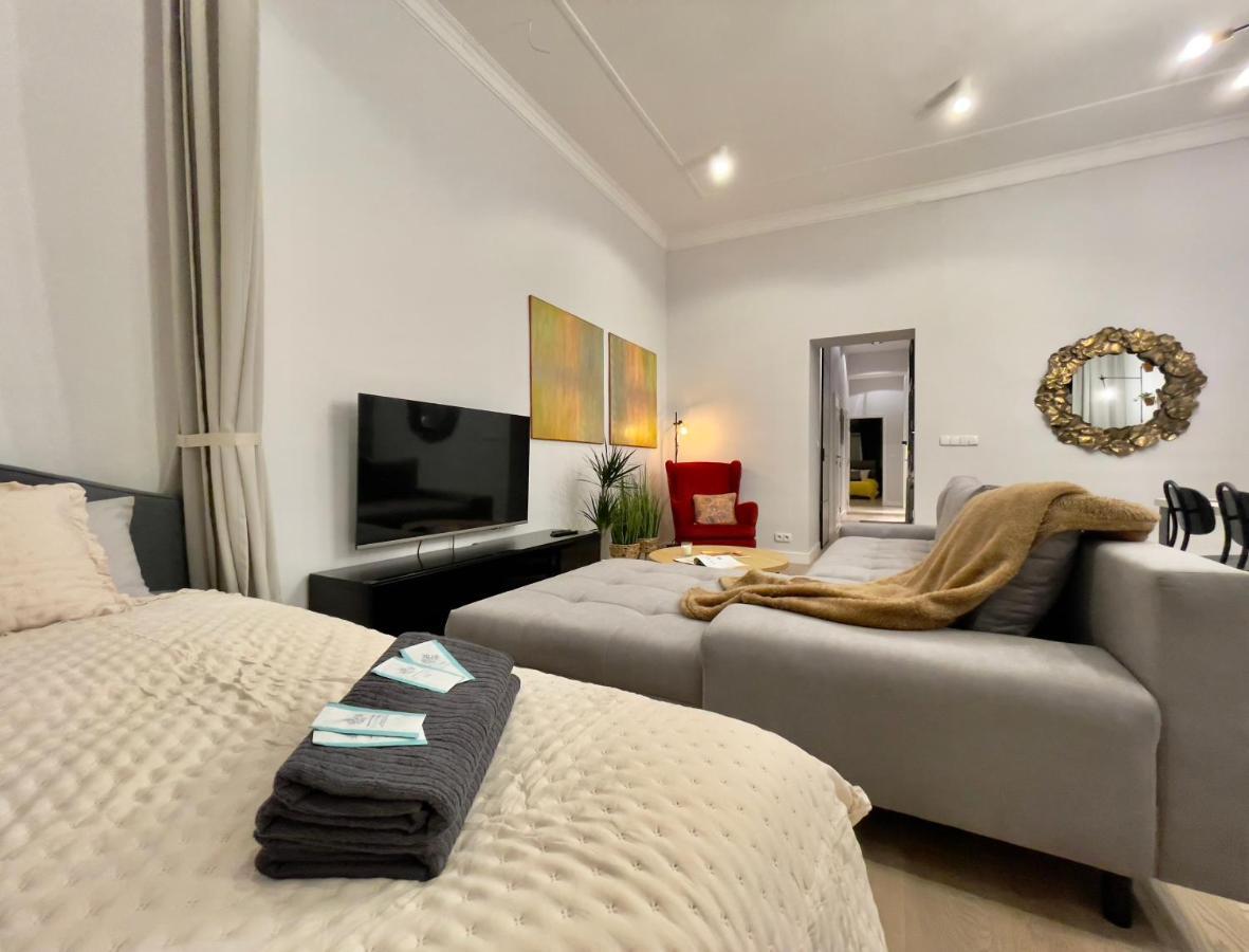 Spacious Apart In The Center- Main Square 300M Вроцлав Екстериор снимка