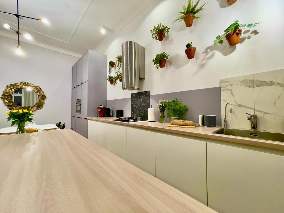 Spacious Apart In The Center- Main Square 300M Вроцлав Екстериор снимка