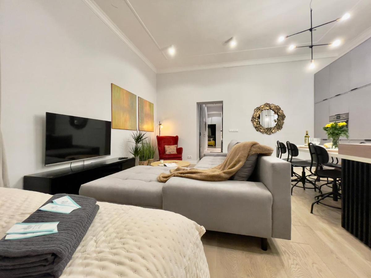 Spacious Apart In The Center- Main Square 300M Вроцлав Екстериор снимка